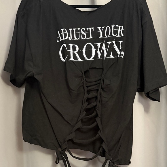 Adjust Your Crown Edgy Shredded Tee with Gold Skull Graphic - Picture 3 of 3